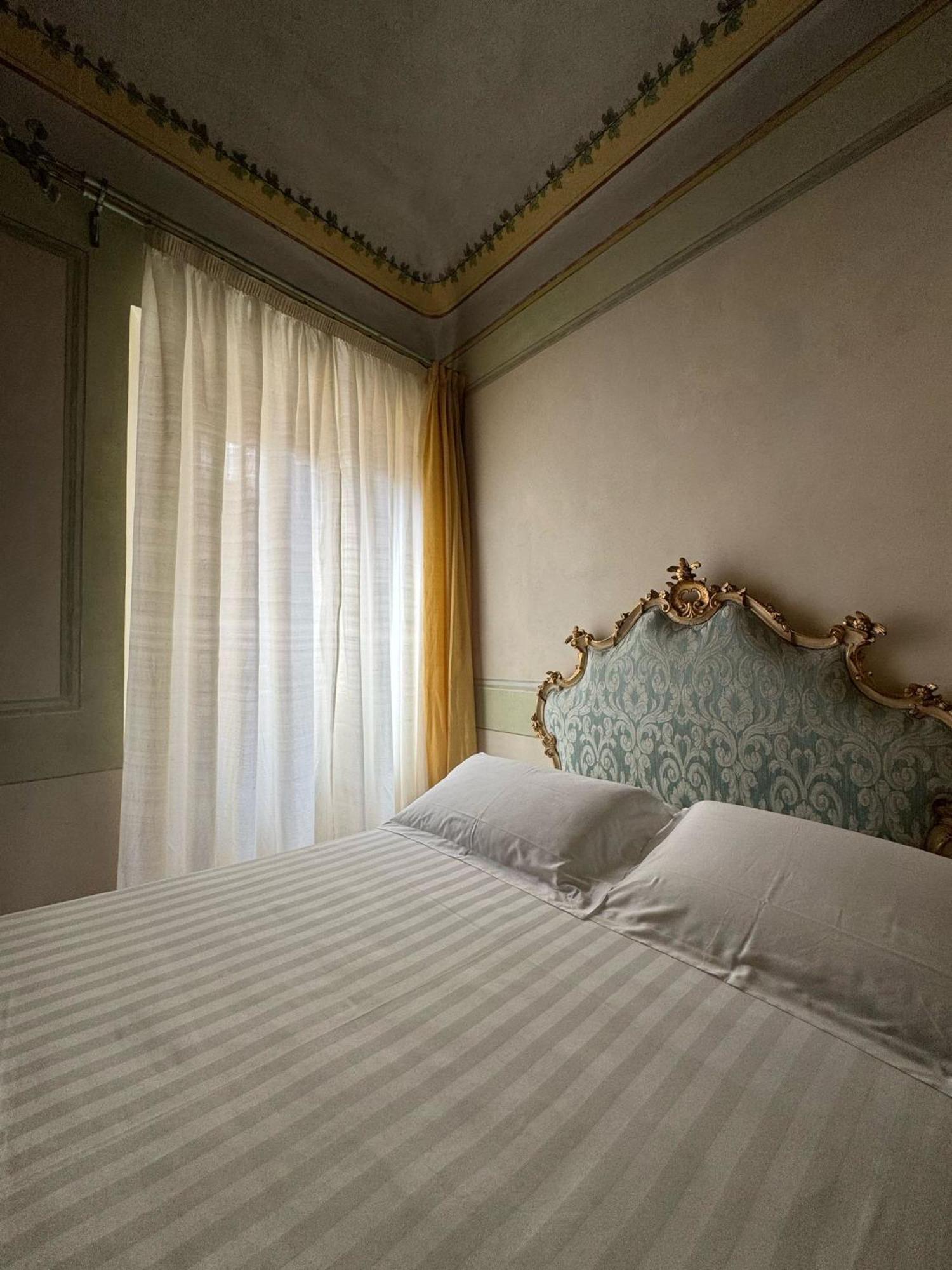 Urbino Apartments - Palazzo Paltroni Studio Екстер'єр фото